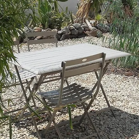 With Garden Agde