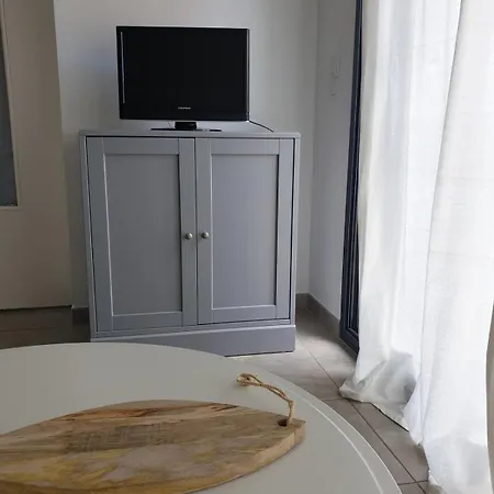 With Garden شقة *